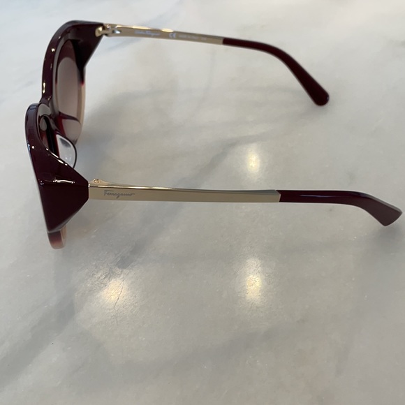 Ferragamo Sunglasses - Picture 3 of 7